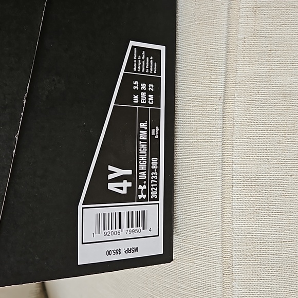 Under Armour football cleats - Picture 2 of 3